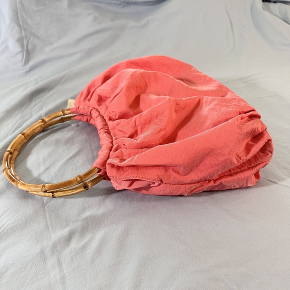 Coldwater Creek NWT Ornament Hobo, iridescent coral fabric and bamboo handles - Picture 11 of 11